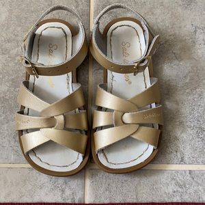 Saltwater Sandals size 9